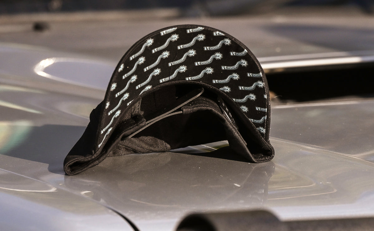 Little Spurs & Co - Black Cap