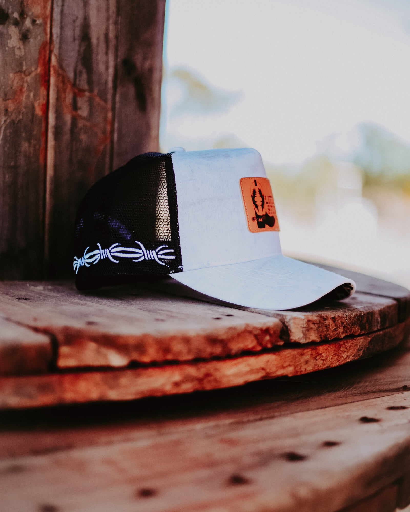 Little Spurs & Co - Stone Cap